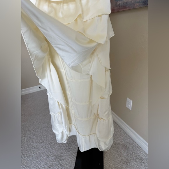 WeWoreWhat Tiered Satin Ruffle High Low Dress in Ivory White Women’s size 14 - Picture 5 of 7